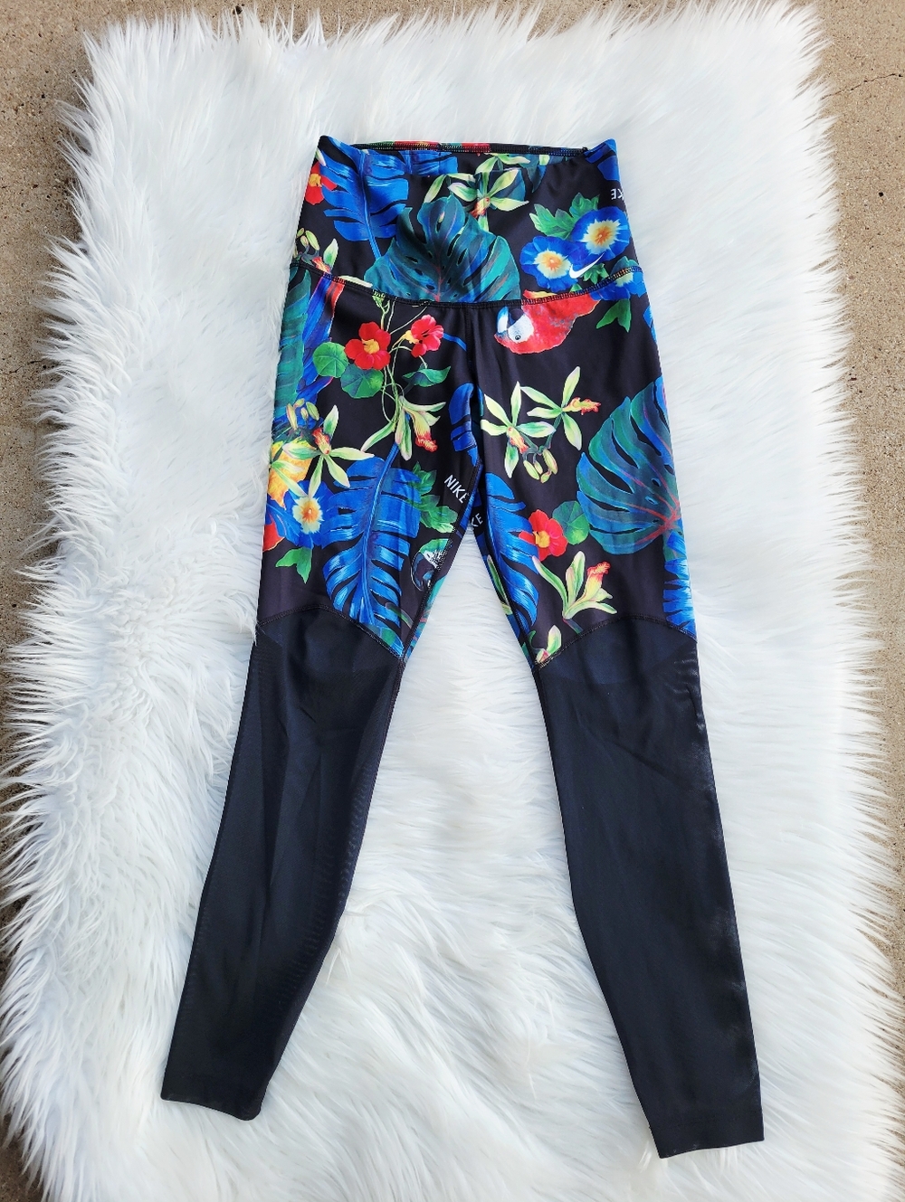 Nike S Women's Power High Rise Dri-Fit 7/8 Floral Leggings New without tags...